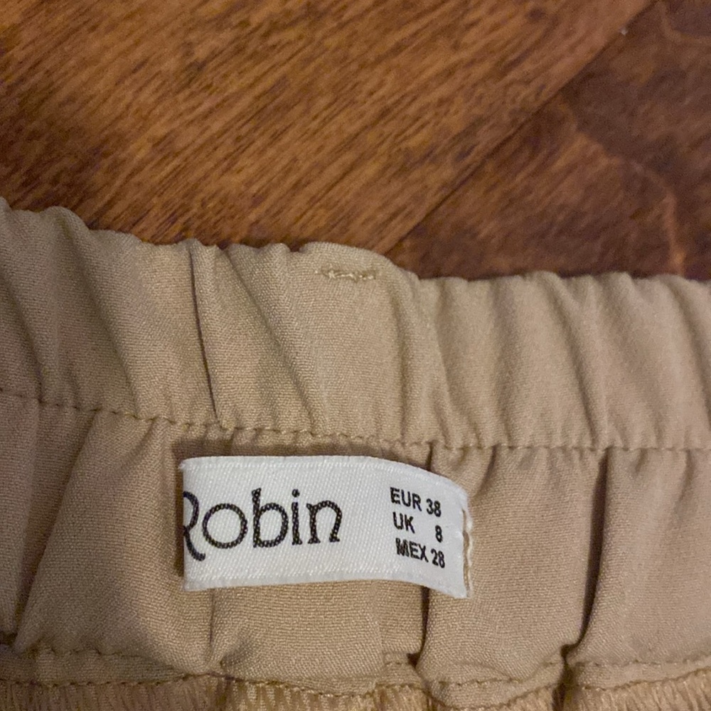 Shorts - Picture 2 of 4